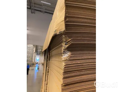 2 pallar med små kartonger i vitt "2 mobil vit" från KJ Papper, Ca 5200 kartonger per pall